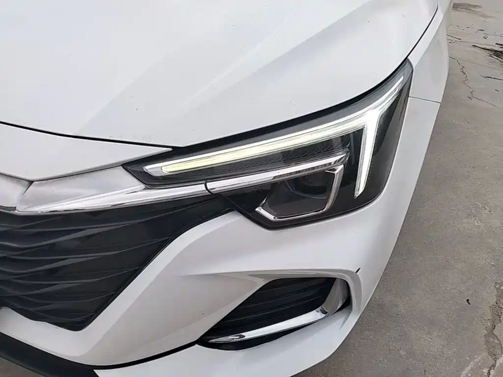Roewe i6 MAX New Energy — фото 24