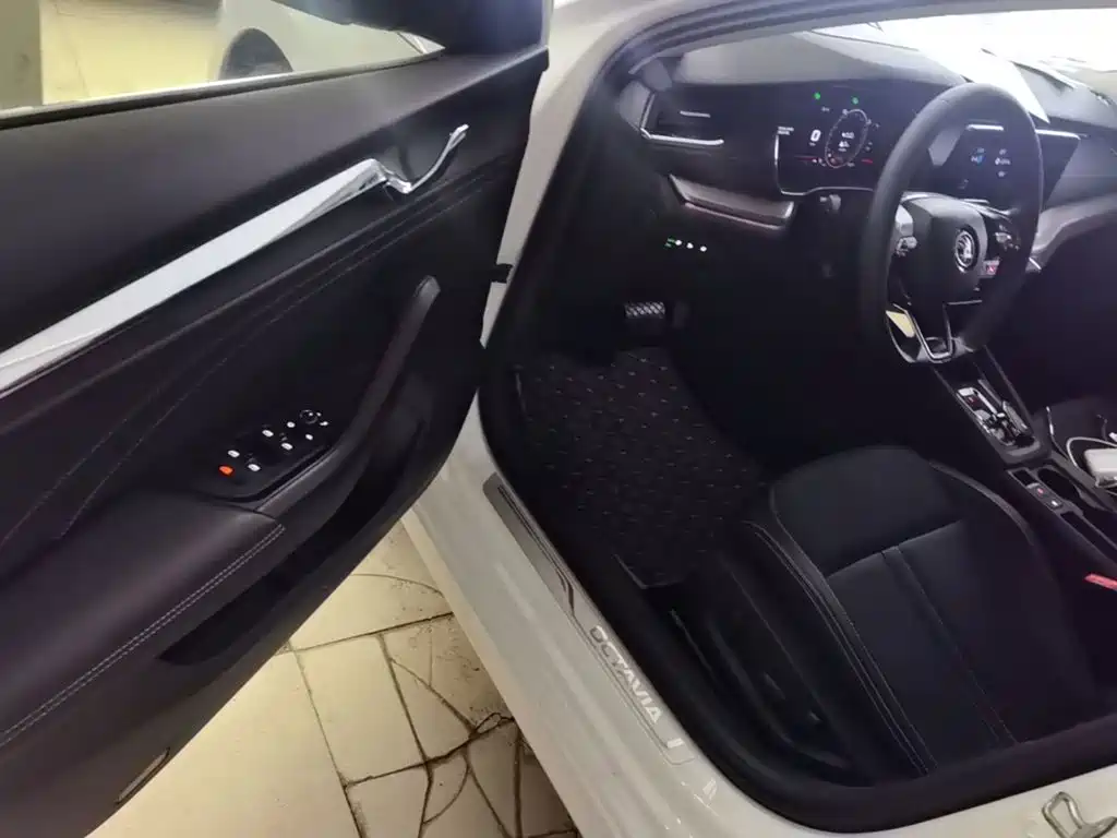 Skoda Octavia — фото 16