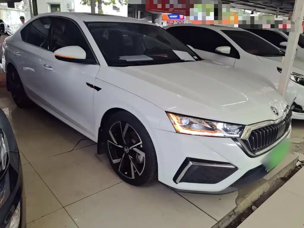 Skoda Octavia — фото 4