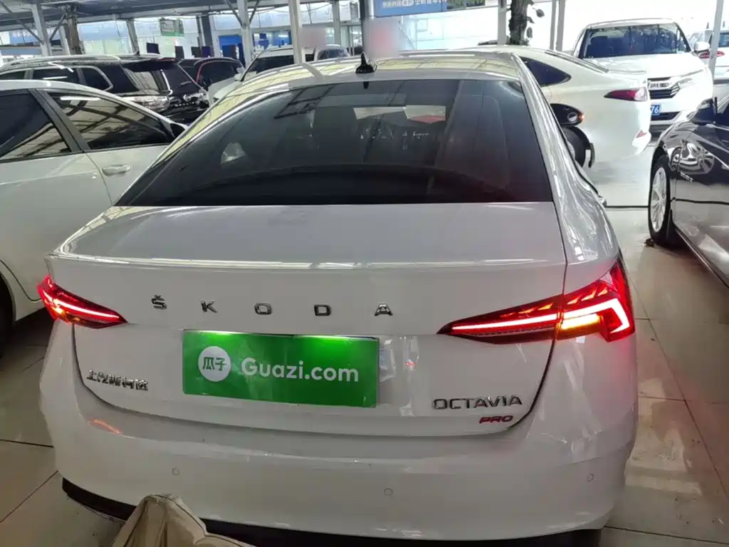 Skoda Octavia — фото 6