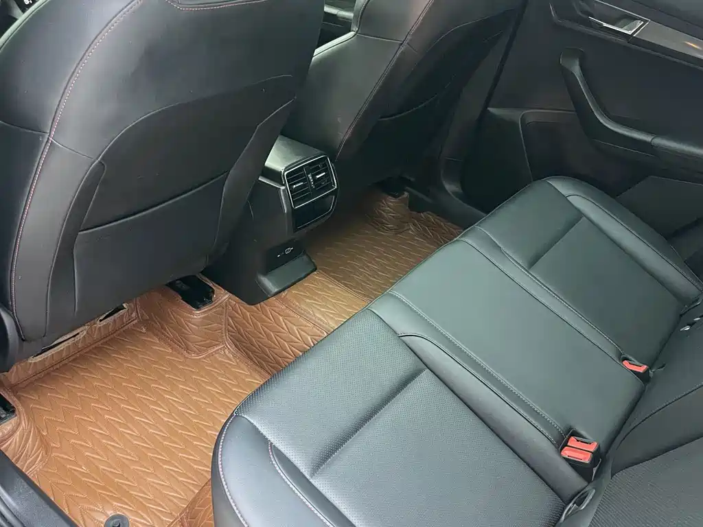 Skoda Karoq — фото 13