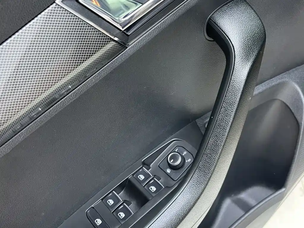 Skoda Karoq — фото 17