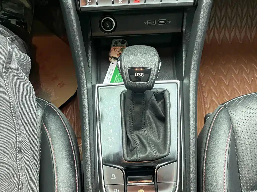 Skoda Karoq — фото 21