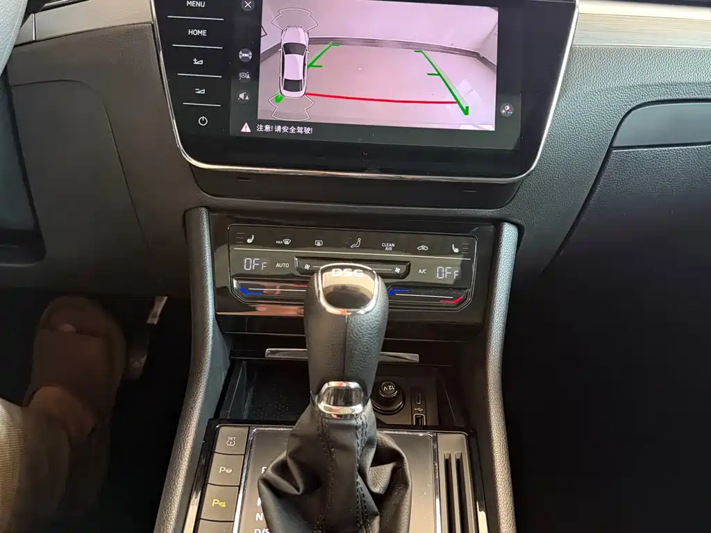 Skoda Superb — фото 22
