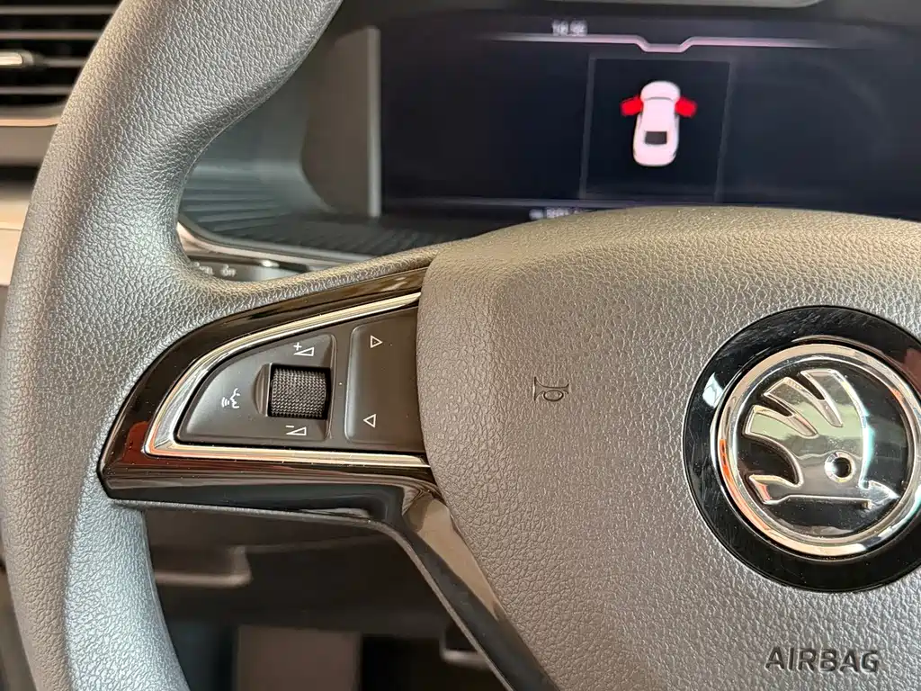 Skoda Superb — фото 24