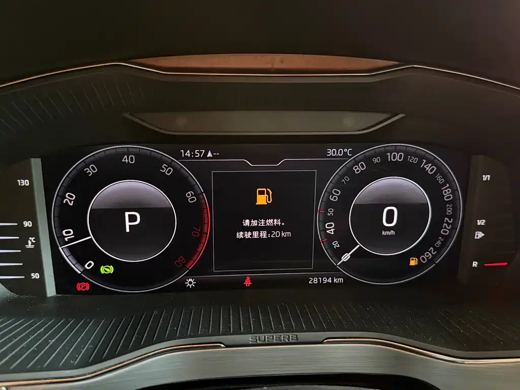 Skoda Superb — фото 26