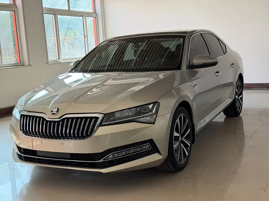 Skoda Superb — фото 4
