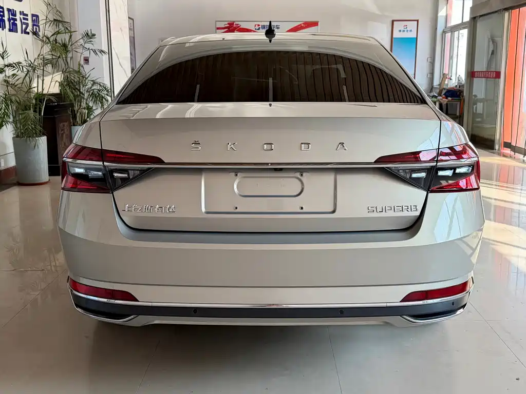 Skoda Superb — фото 6