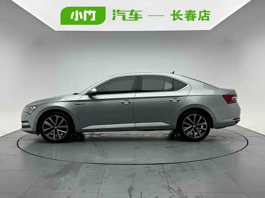 Skoda Superb — фото 3