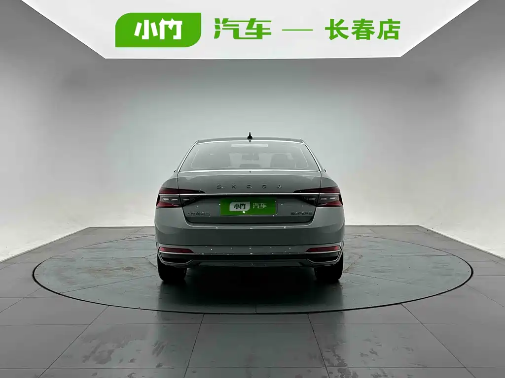Skoda Superb — фото 4