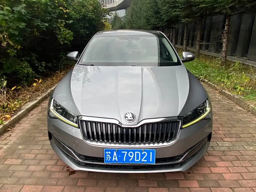 Skoda Superb — фото 2