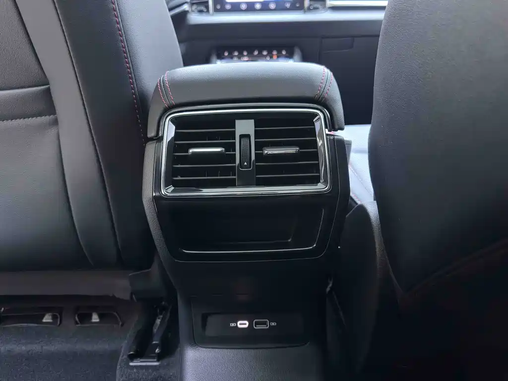 Skoda Karoq — фото 18