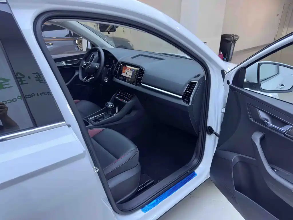 Skoda Karoq — фото 10
