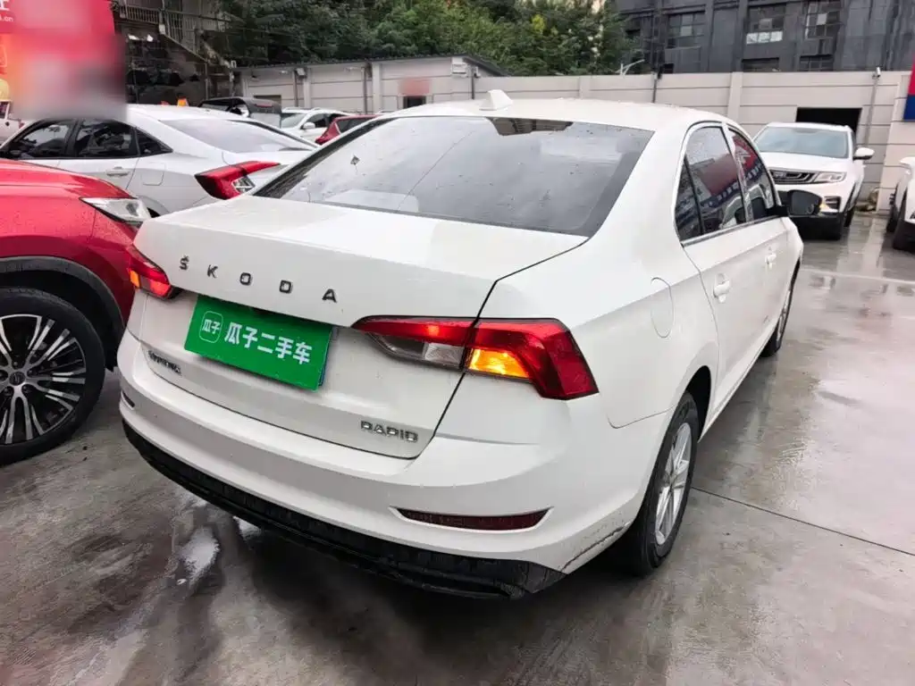 Skoda Rapid — фото 7