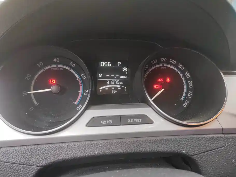 Skoda Rapid — фото 14