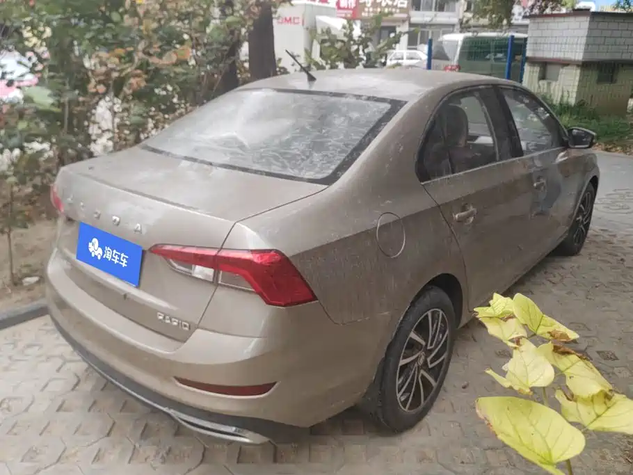 Skoda Rapid — фото 3
