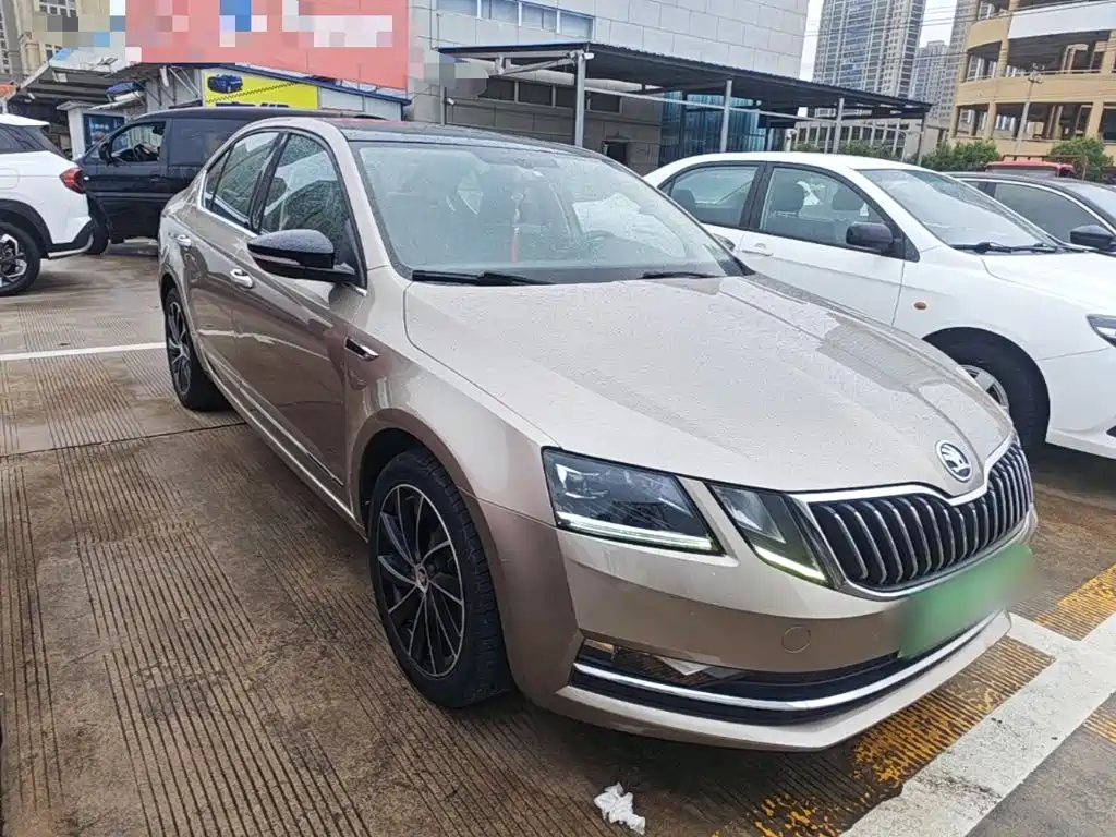 Skoda Octavia — фото 4