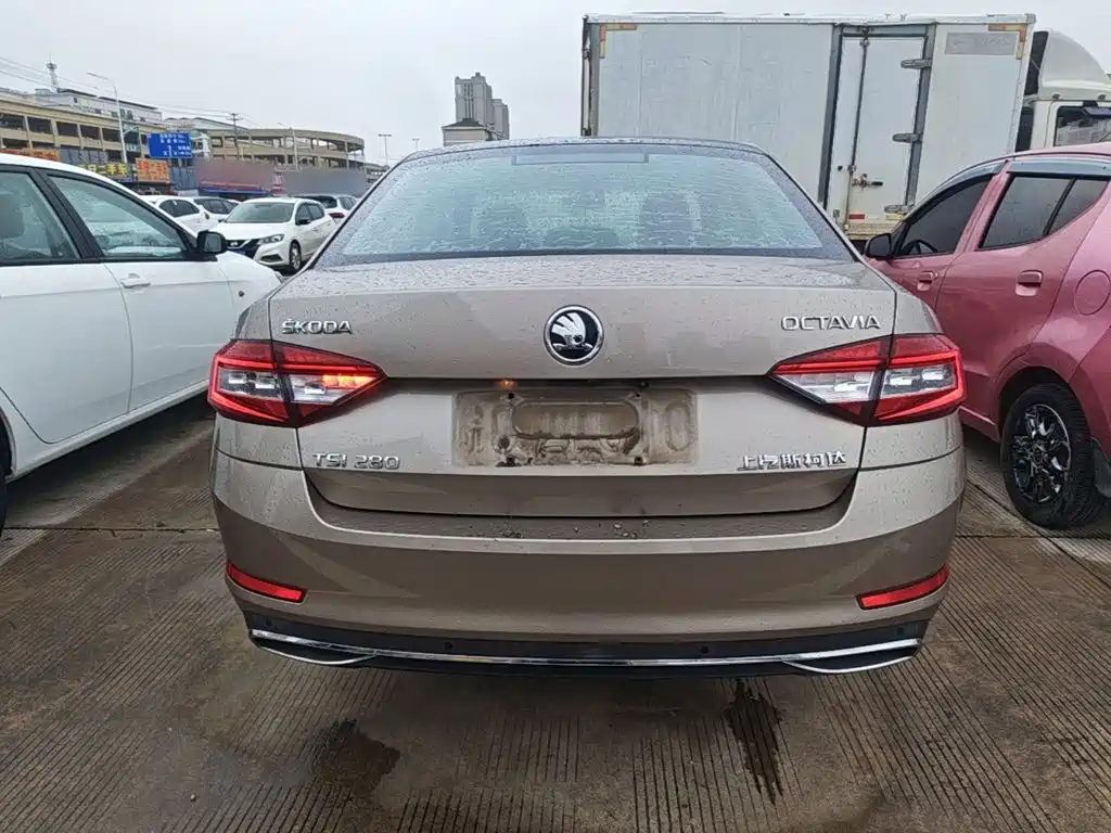 Skoda Octavia — фото 6
