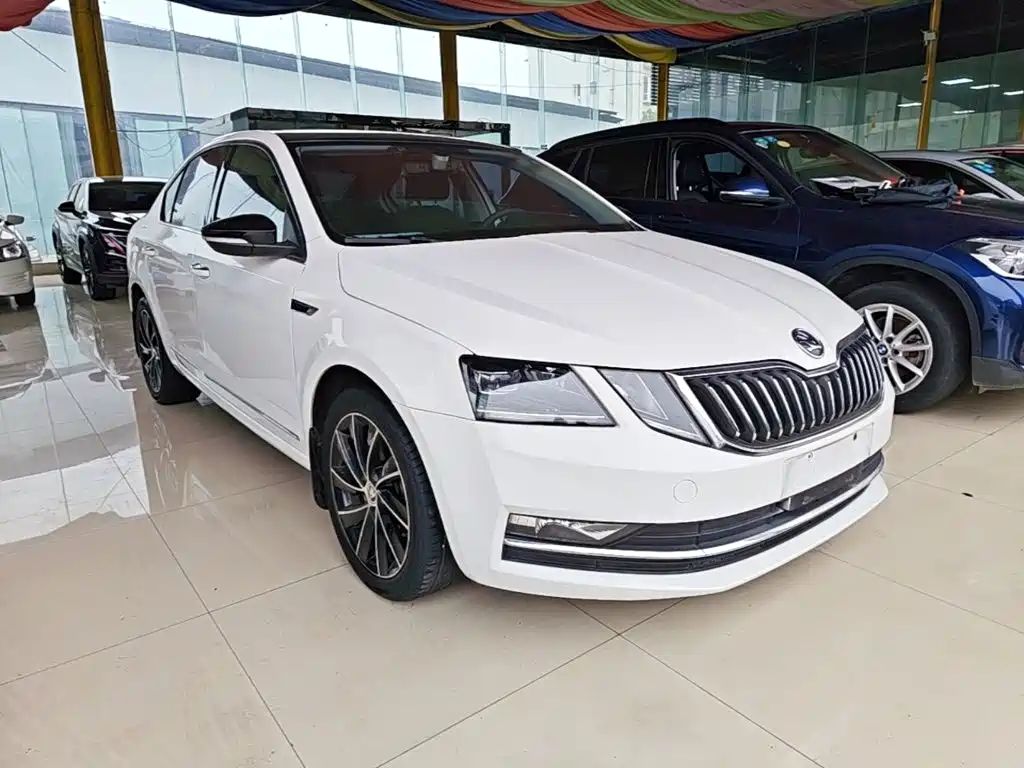 Skoda Octavia — фото 4