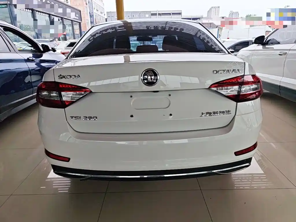 Skoda Octavia — фото 6