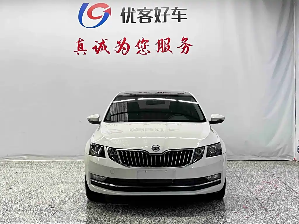 Skoda Octavia — фото 2