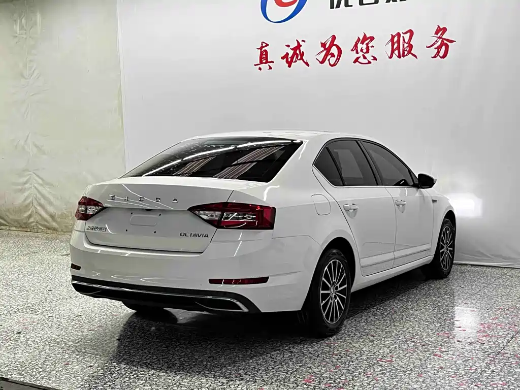 Skoda Octavia — фото 18