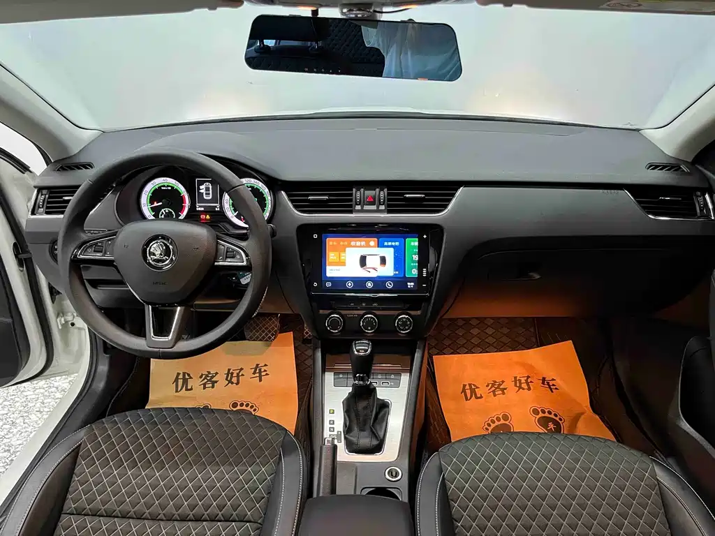 Skoda Octavia — фото 10
