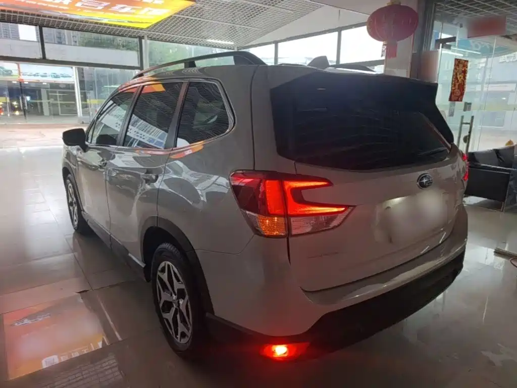 Subaru Forester — фото 5