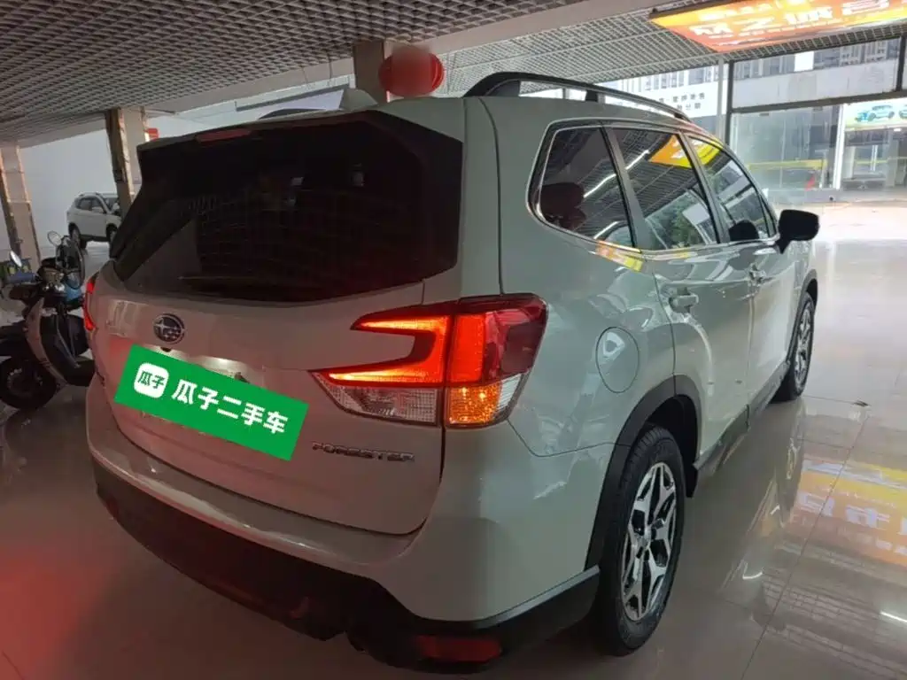 Subaru Forester — фото 7