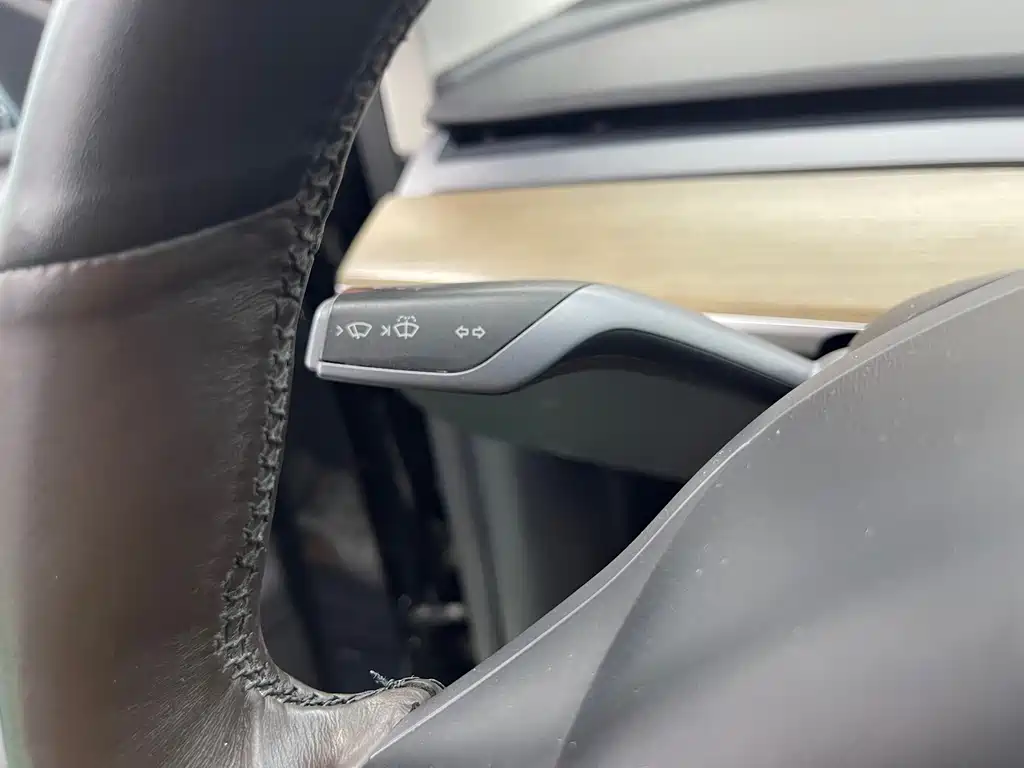 Tesla Model Y — фото 19