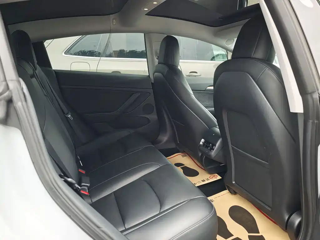 Tesla Model 3 — фото 6