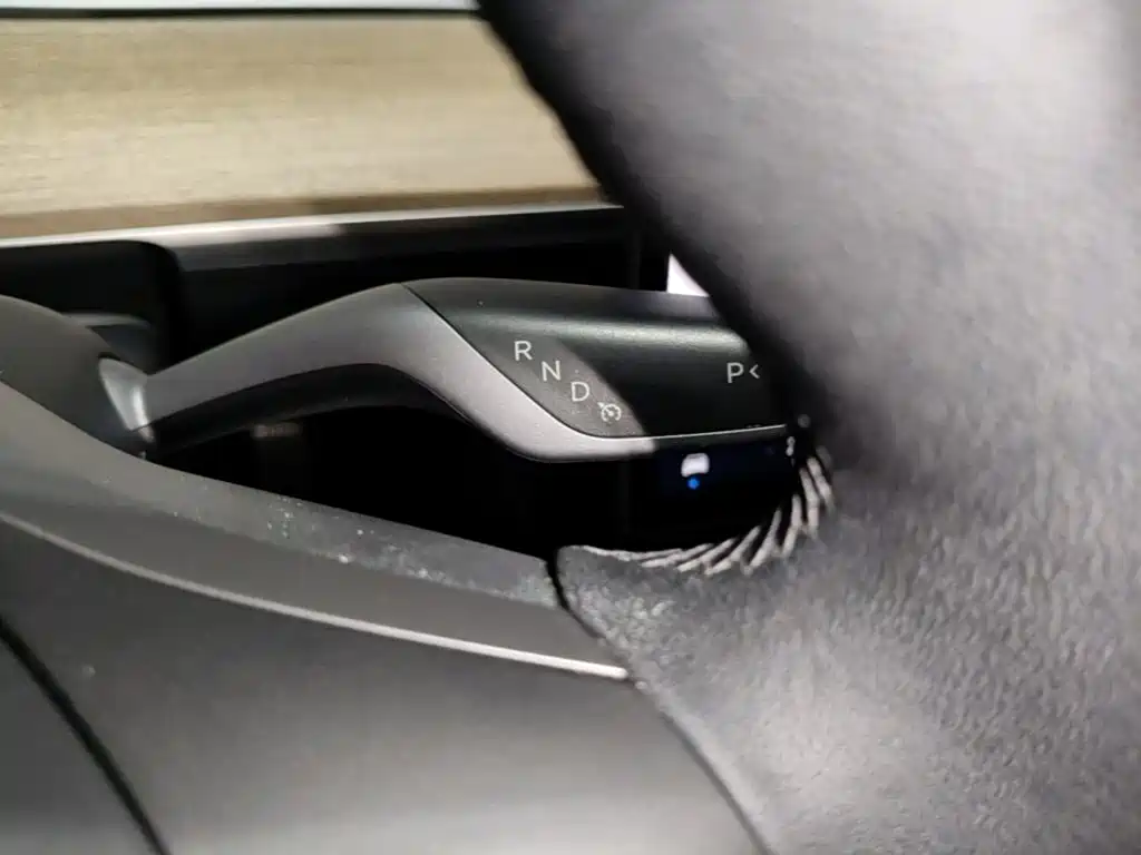 Tesla Model 3 — фото 14