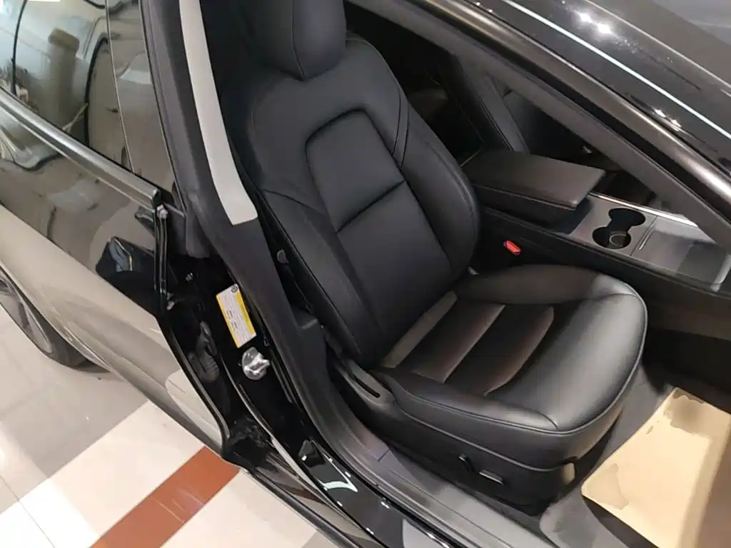 Tesla Model 3 — фото 25