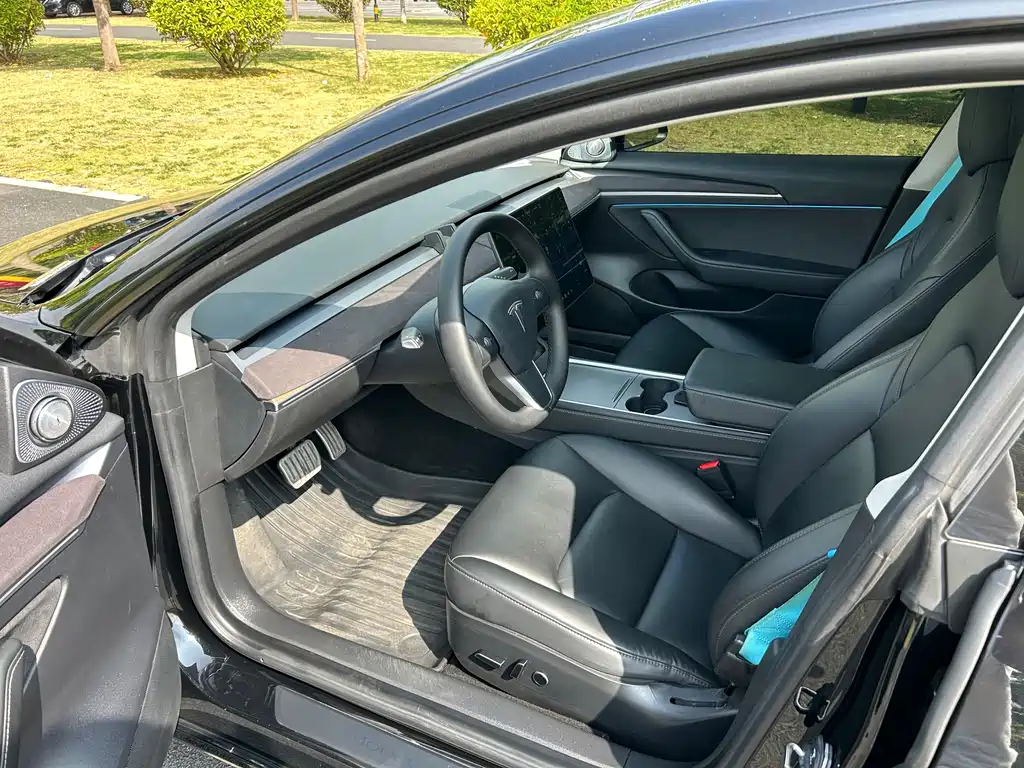 Tesla Model 3 — фото 4