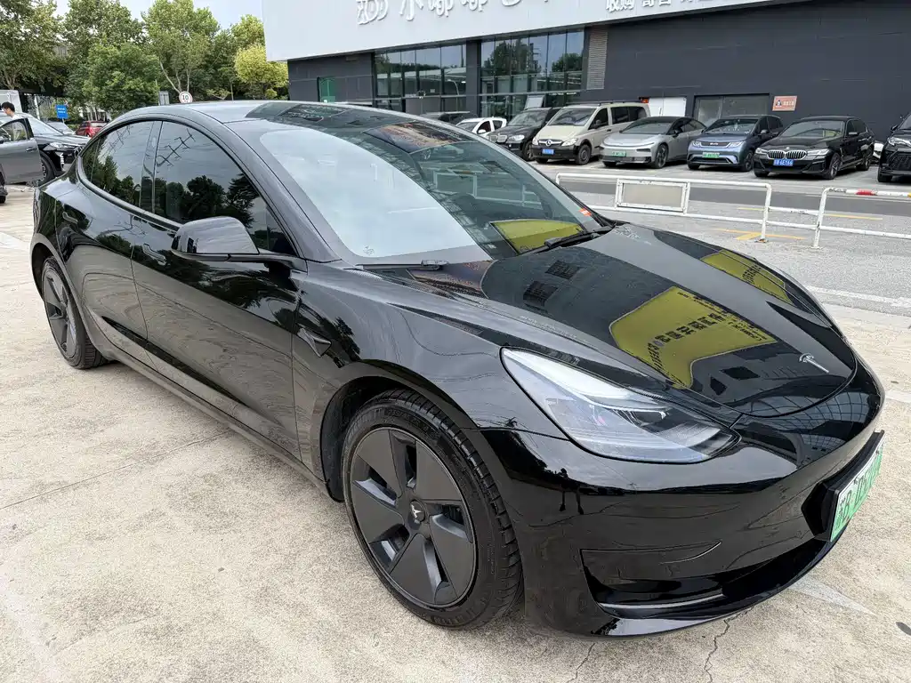 Tesla Model 3 — фото 2