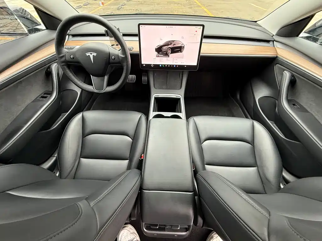 Tesla Model 3 — фото 13