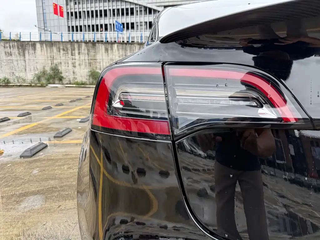 Tesla Model 3 — фото 17