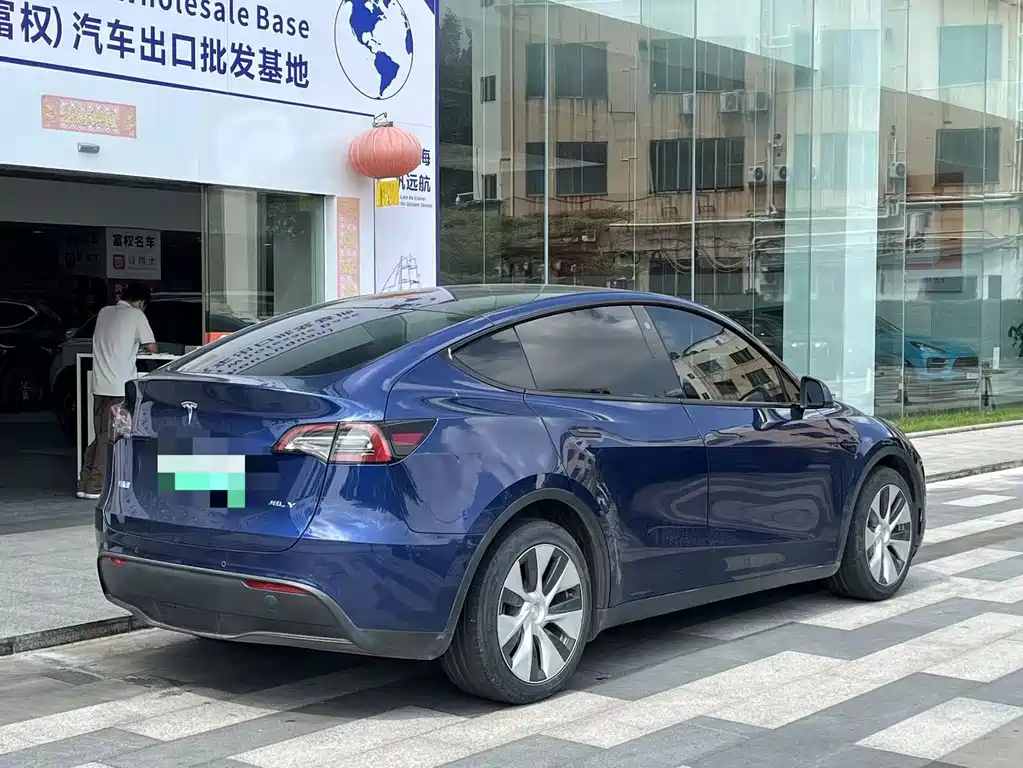 Tesla Model Y — фото 4
