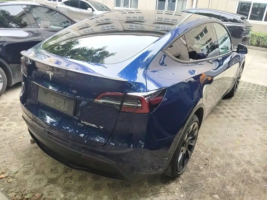Tesla Model Y — фото 7