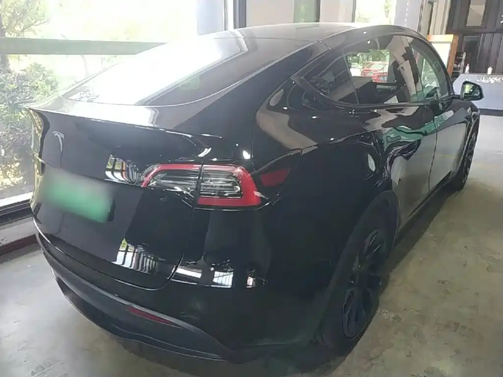 Tesla Model Y — фото 7