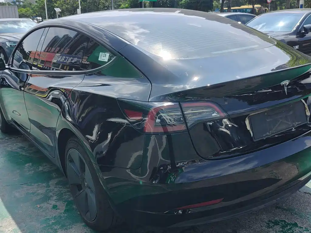 Tesla Model 3 — фото 4