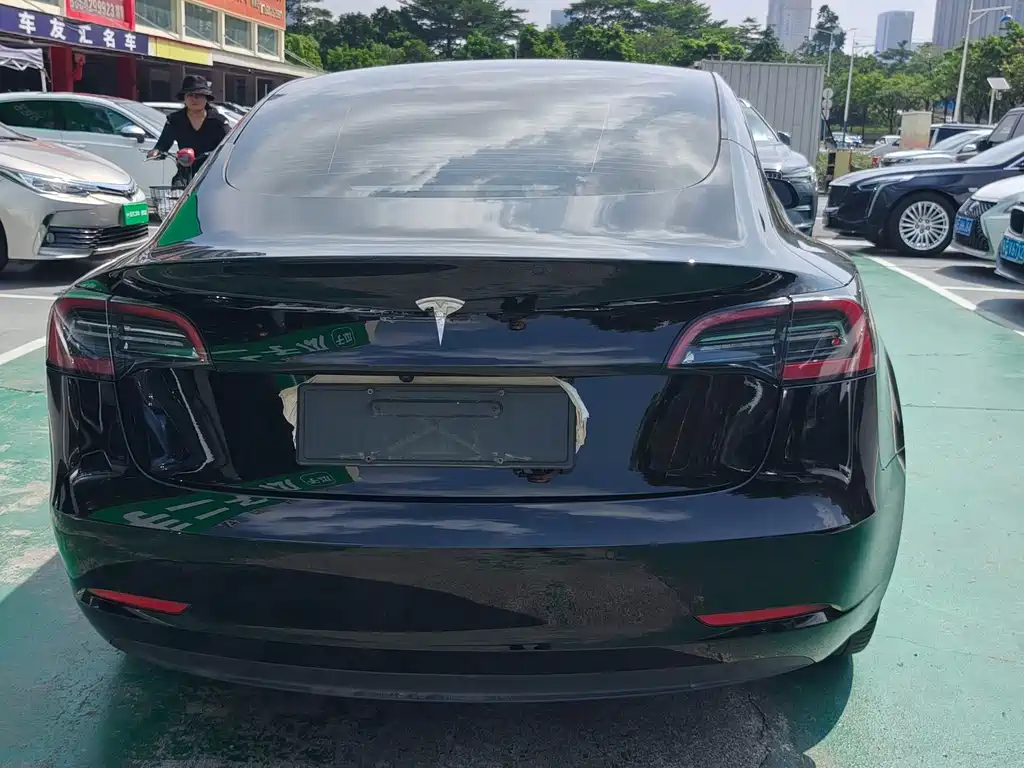 Tesla Model 3 — фото 5