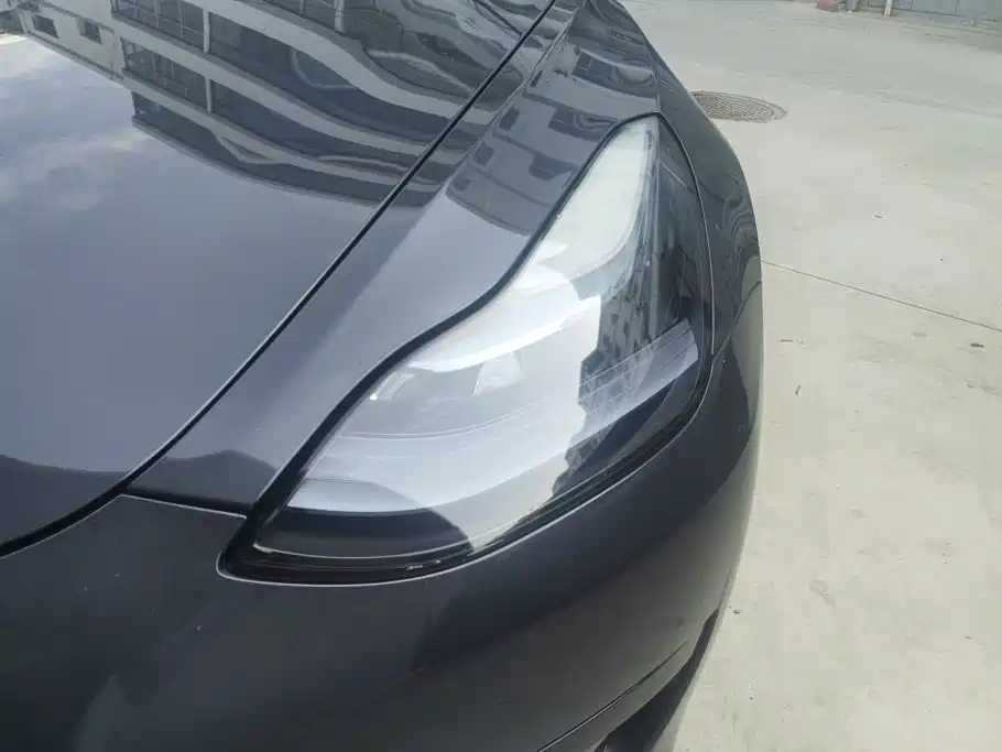 Tesla Model 3 — фото 4