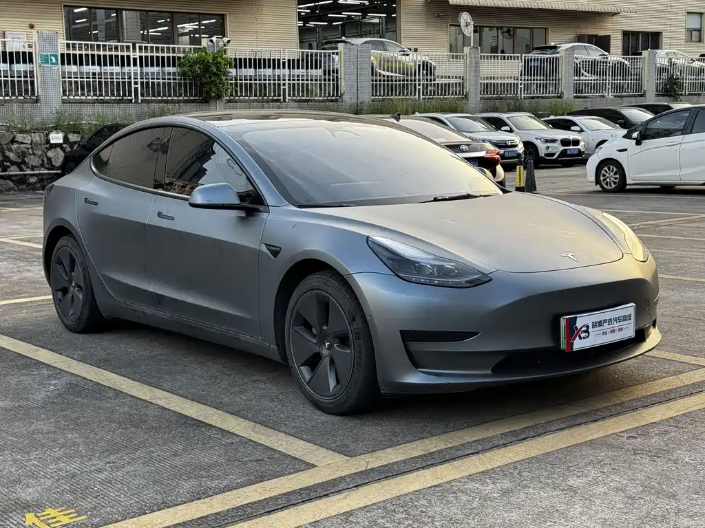 Tesla Model 3 — фото 2