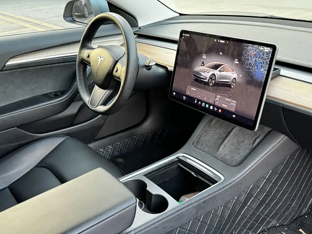 Tesla Model 3 — фото 15