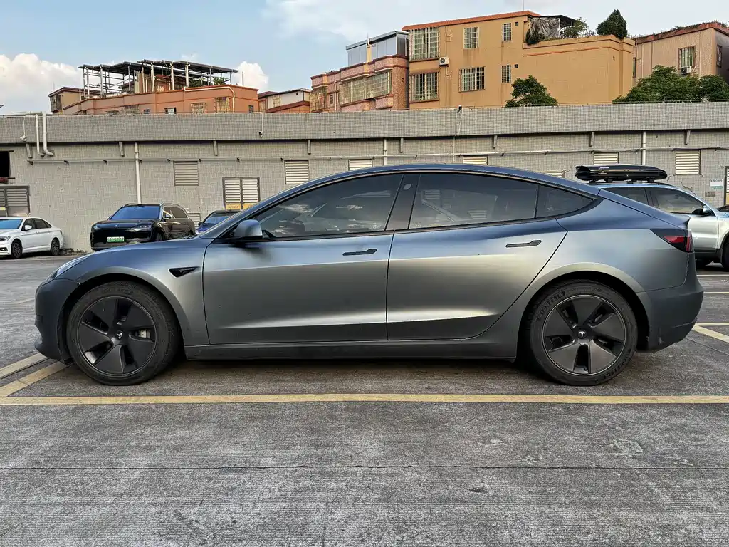 Tesla Model 3 — фото 5
