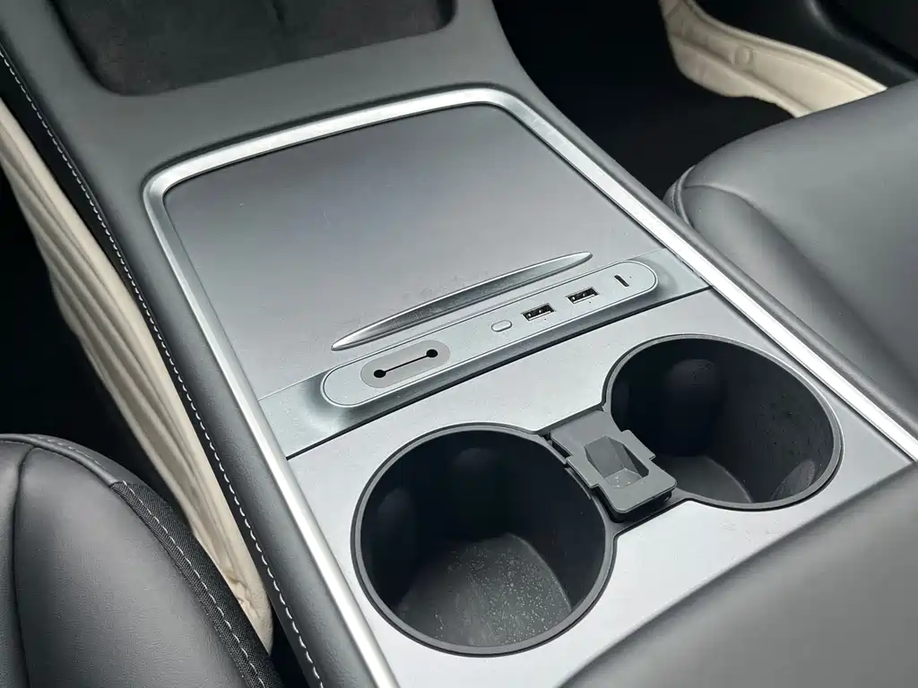 Tesla Model 3 — фото 13