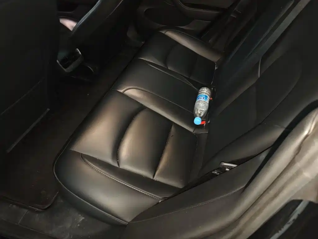 Tesla Model 3 — фото 17