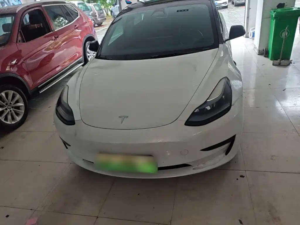 Tesla Model 3 — фото 3