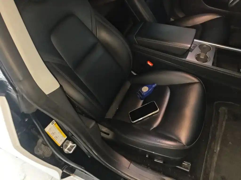 Tesla Model 3 — фото 25